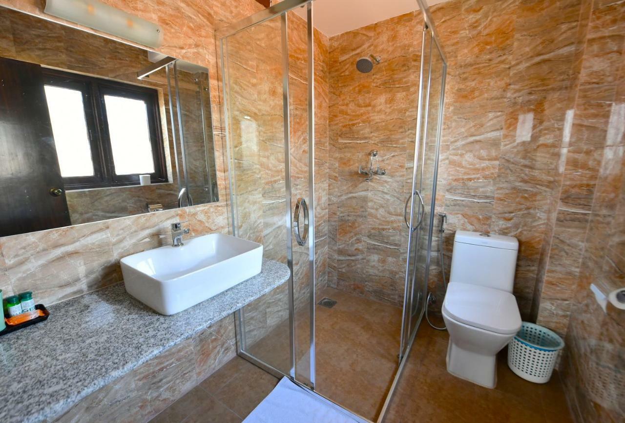Hotel Excelsior Catmandu Quarto foto